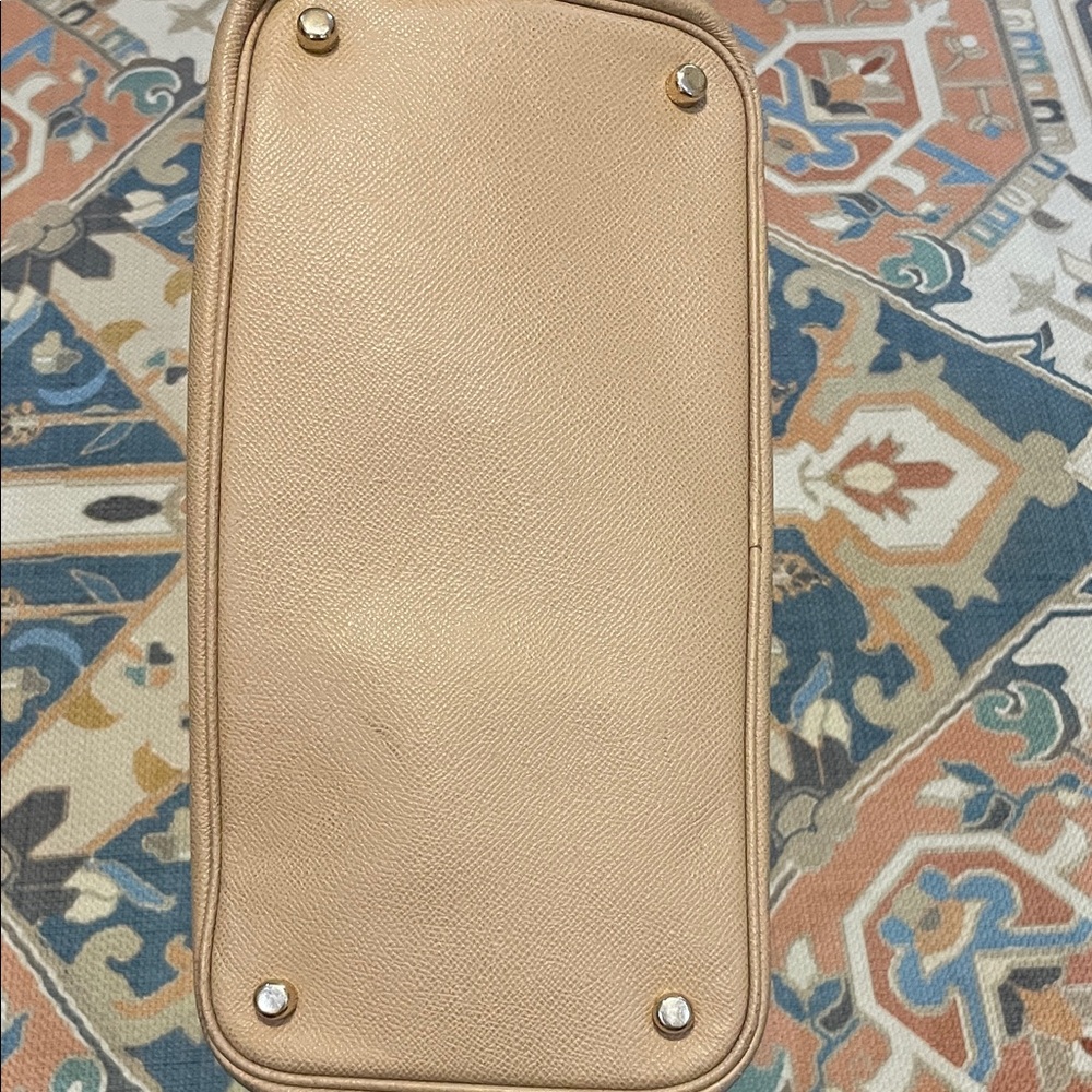 Coach Beige Leather Tote Bag - Picture 4 of 14